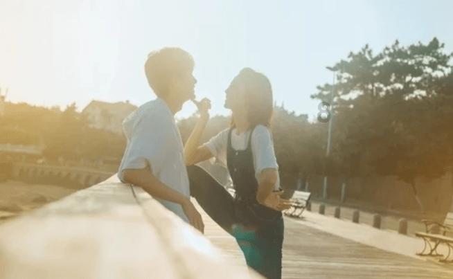 夏季纽扣裙