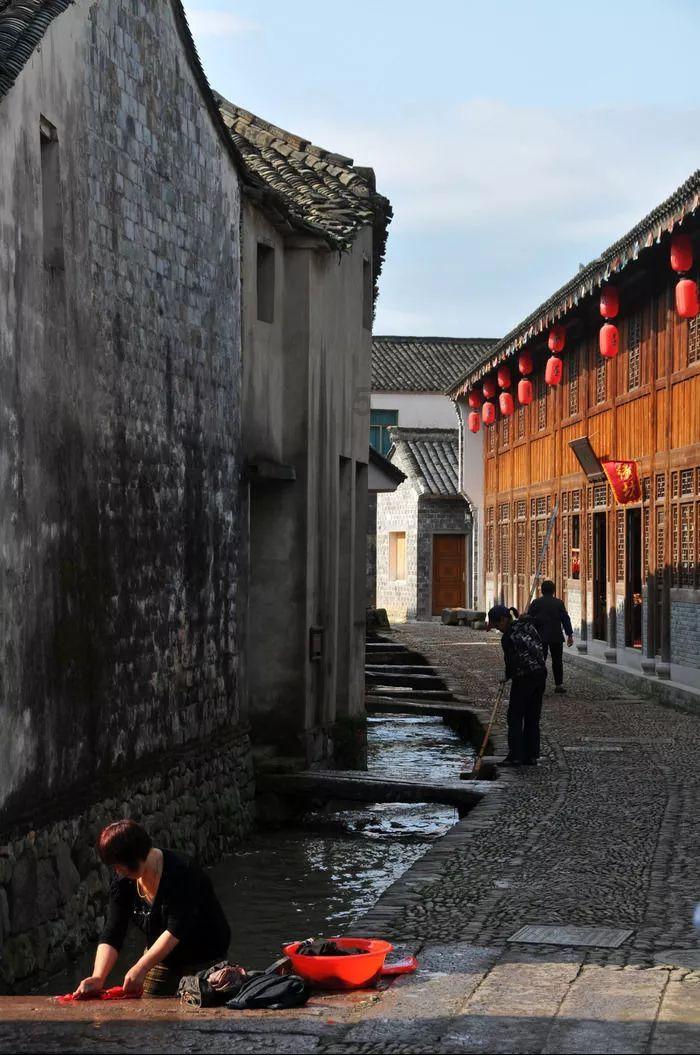 郭富城妻子方媛外出打工，首次参加综艺节目，亲自道出工作原因