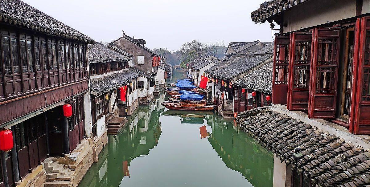 老师讲课水平不一定与学生成绩有关，为什么会这么说呢？
